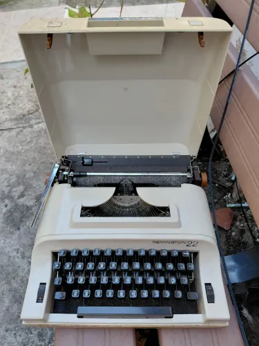Máquina de datilografia Remington 22