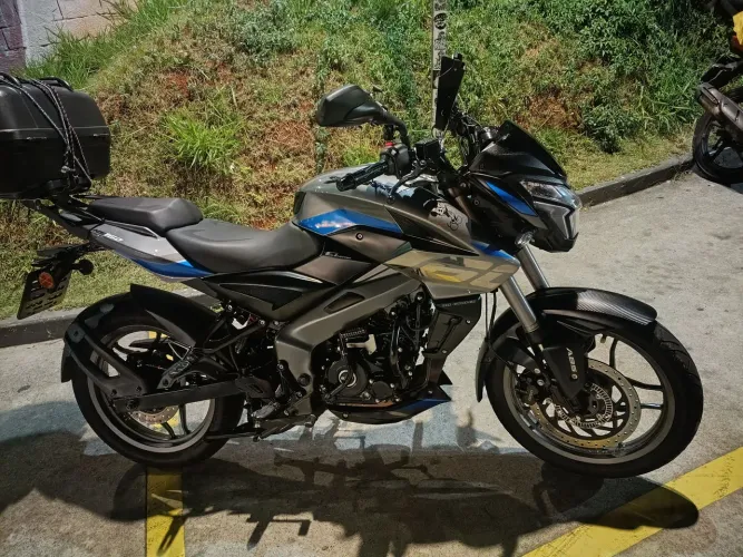 Linda moto bajaj ns160