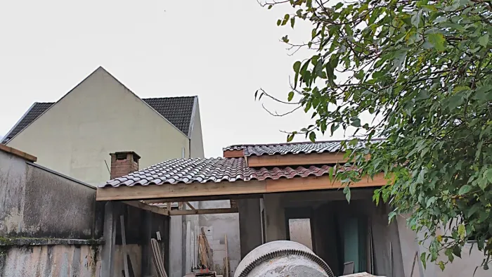 Contrato meio oficial de obras para início imediato
