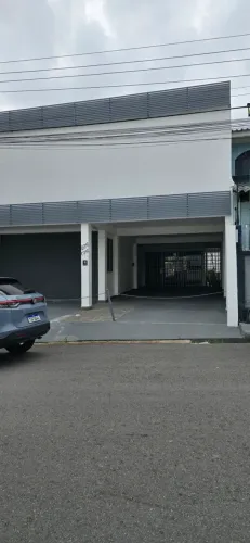 Prédio Comercial duplex no Vieiralves 300m2, 7 salas, piscina. Mobiliado. Mobiliado