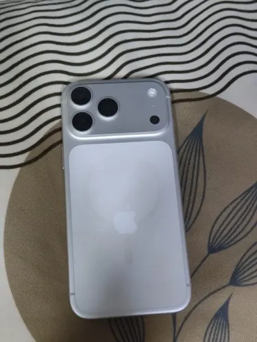 iPhone 17 pro max prata