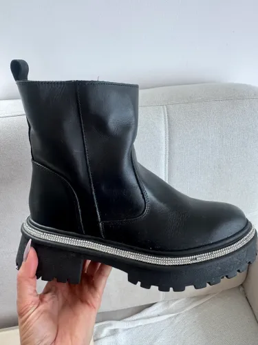 Bota em couro TAM 37 usada 1x
