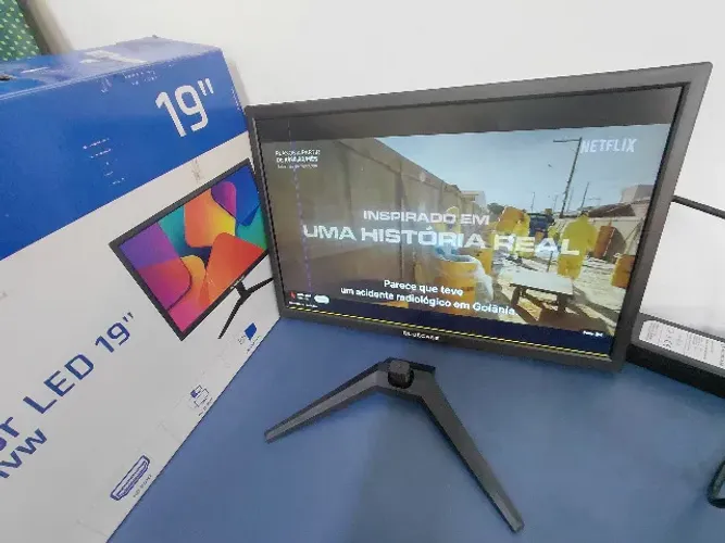 Monitor 19 Na Caixa Saída Hdmi e VGa Completo Leia a Descrição