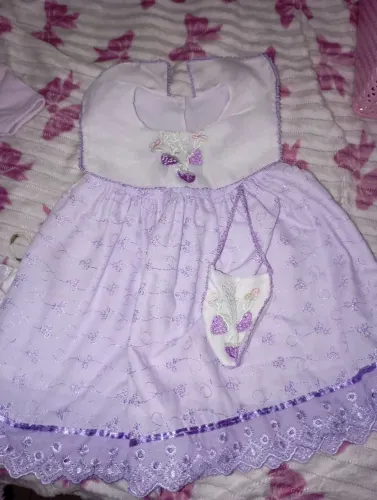 Roupinhas pra bebê menina