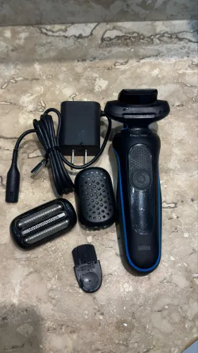Barbeador Elétrico Braun Série 5 completo