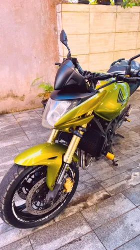 HONDA HORNET CB600F - VERDE ( COR RARA )