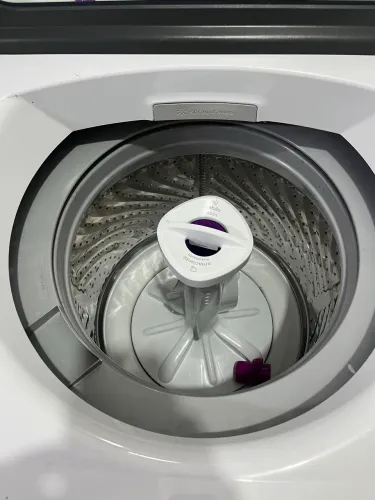Máquina de lavar roupa Eletrolux - 12 kg em ótimo estado 