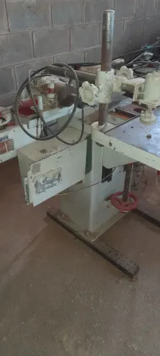 Furadeira oscilante 