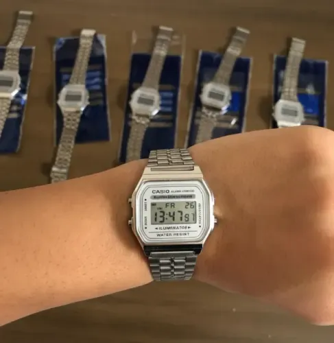 Relógio Digital Casio Vintage Retrô Prata Iluminação Unissex