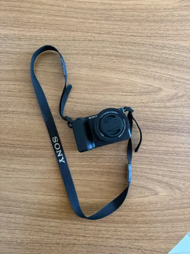 Câmera Sony Zve10 II com lente 16/50 ossII
