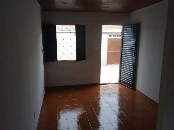 Cidade Nova - casa com 2 quartos