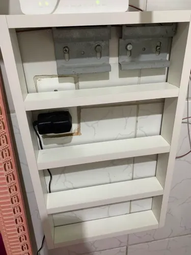 Mesinha e espositor de esmalte
