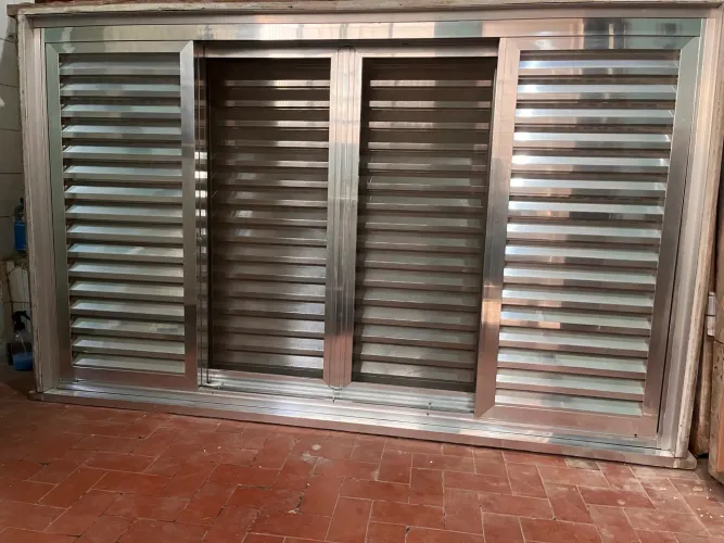 Janela de alumínio