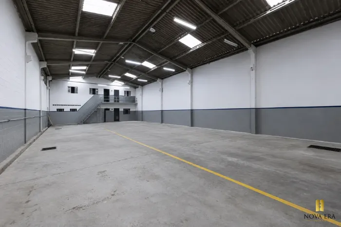 Comercial para aluguel, 6 vagas, Guaíra - Curitiba/PR