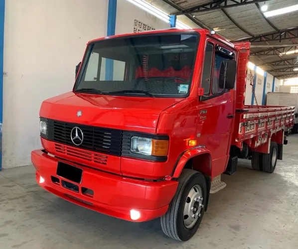 Mb 710 Carroceria