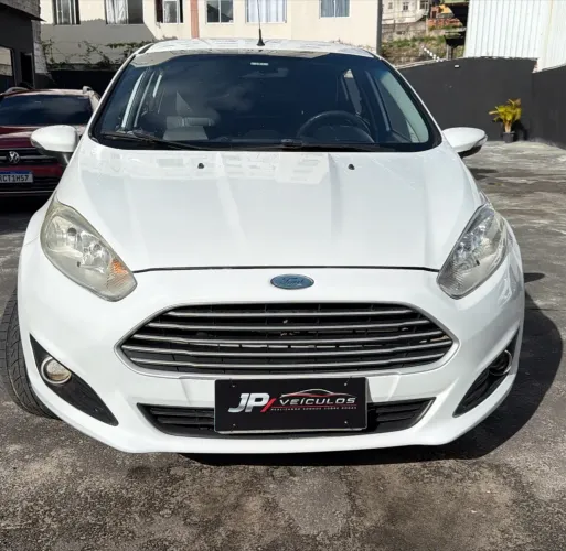 Ford Fiesta 1.6 16V Flex Aut. 5P 2015