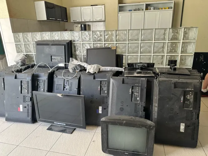 TV PARA RETIRAR PEÇAS