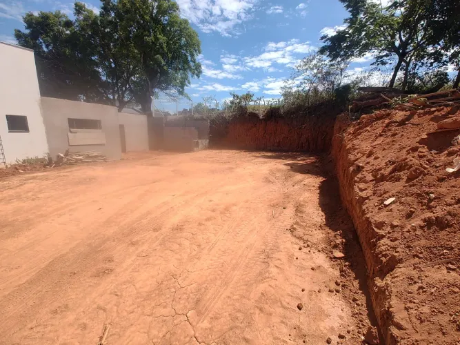 Oportunidade Imperdível no Bairro Belvedere - Aceito veículo.