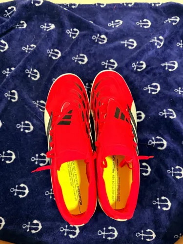 CHUTEIRAS NIKE E ADIDAS 