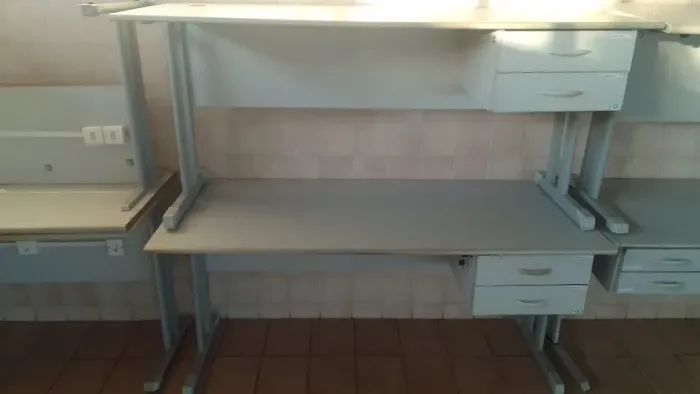 Mesa escritório 2 gavetas-1,60x0,60