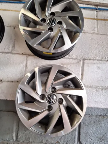 Rodas aro 14 VW novas dá KR 1.950 