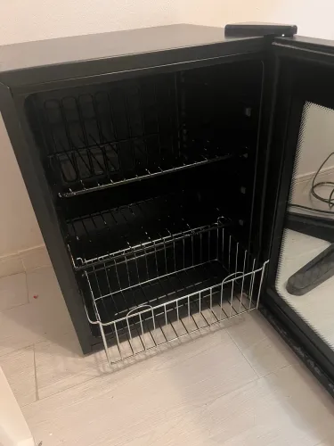 Adega climatizada para 24 garrafas