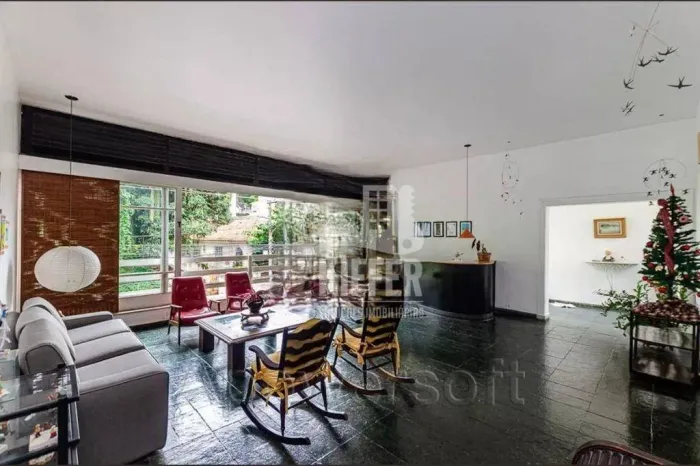 Sobrado 4 Quartos em São Domingos Niterói com 180m² e Excelente Localização