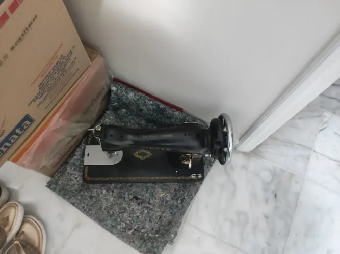 Vendo Máquina de Costura Singer 15 C Relíquia - Ótimo Estado 