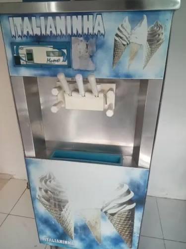 Vende se está máquina de sorvete