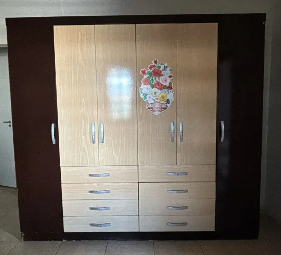 Guarda roupa 6 portas