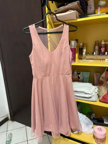 Vestido rosa com glitter