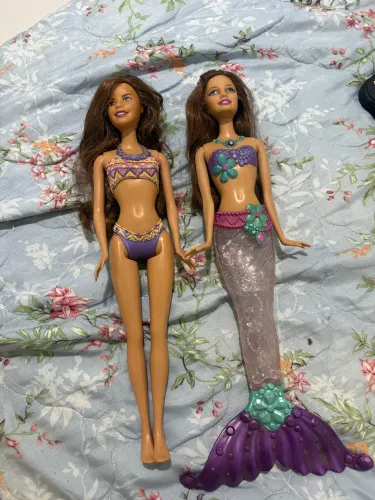 vendo bonecas barbie kylie e sereia com luzes