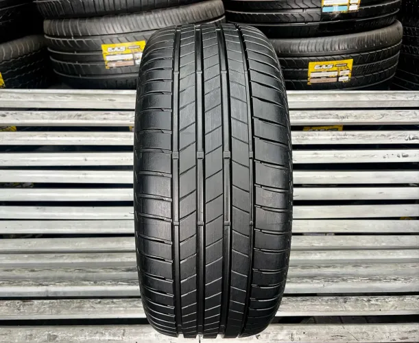 Pneu 225/50/17 Bridgestone Turanza T005 (Praticamente Zero) / Pneu 225/50R17 Bridgestone 