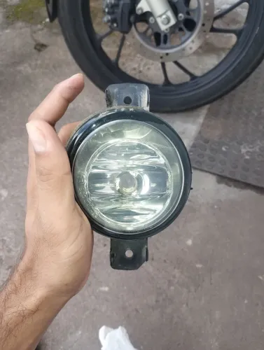 Farol de milha Nissan Versa 2019