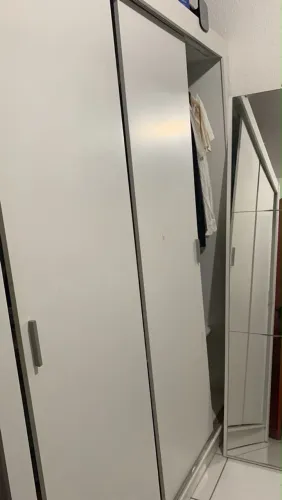 Guarda Roupa com espelho