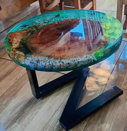 Mesa de centro resinada modelo aquário