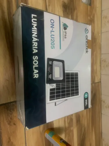 luminária solar de LED da marca Onistek, modelo ON-LU205 500w