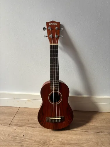 Ukulele Shelby 