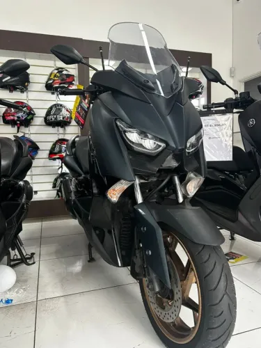 YAMAHA XMAX 250