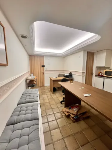 SALA COMERCIAL JA COM ARMARIOS