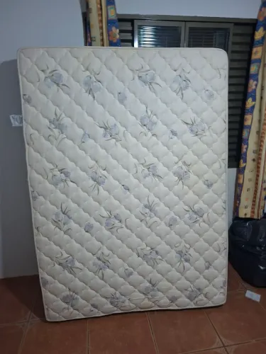 COLCHÃO  D 45 DA CASTOR  COM PILLOW