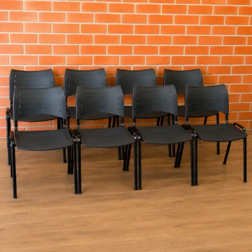 Cadeiras Pretas para Escritório / Sala de Reunião - 8 Unidades