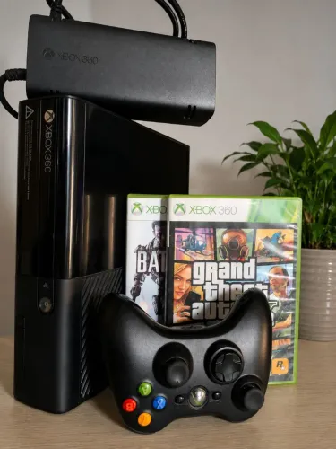 XBOX 360 SUPER SLIM