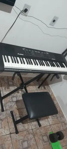 Teclado alesis 
