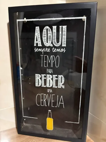 Porta rolhas e tampas 
