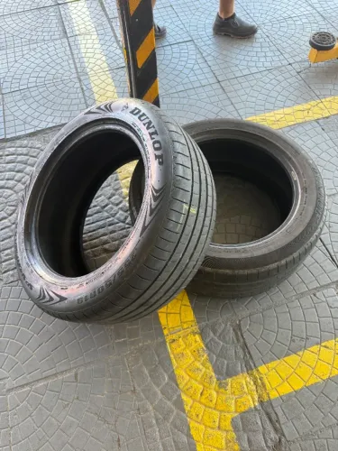 Pneus Dunlop 255/50 R19 usados em bom estado