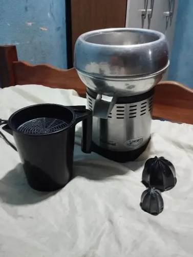 Espremedor de laranja industrial 