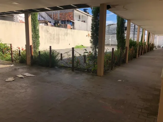 Prédio inteiro para venda com 2356 metros quadrados em Centro - Valença - BA
