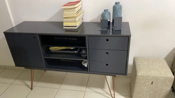 Aparador 100% MDF em excelente estado.