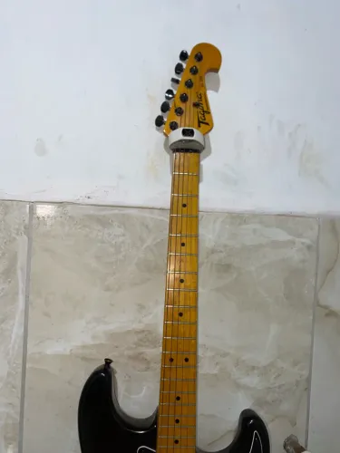 Guitarra Tagima 530